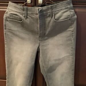 Ladies gray White House Black Market skinny jeans